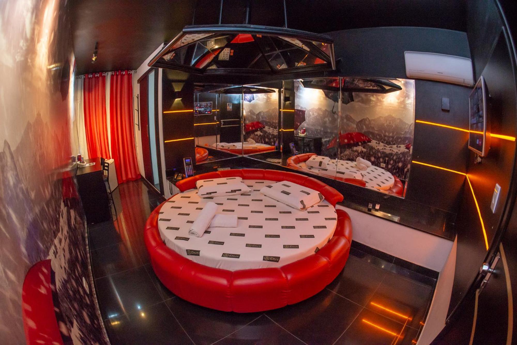 Manhattan Motel (Adults Only) Porto Alegre Bagian luar foto